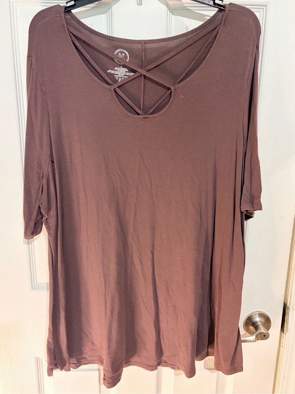 Maurices Crisscross Neck Short Sleeve Tee in Mauve Brown